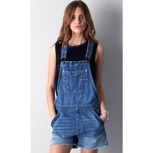 AMERICAN EAGLE 🦅 OVERALL SHORTS